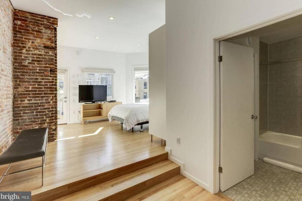 Apartment Lofty Dc Sanctuary
